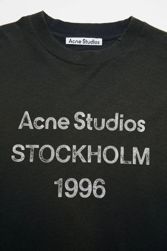 Sprayed 1996 logo t-shirt