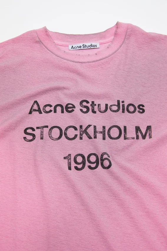 Sprayed 1996 logo t-shirt