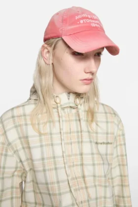 Sprayed logo cap