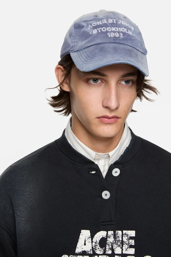 Sprayed logo cap