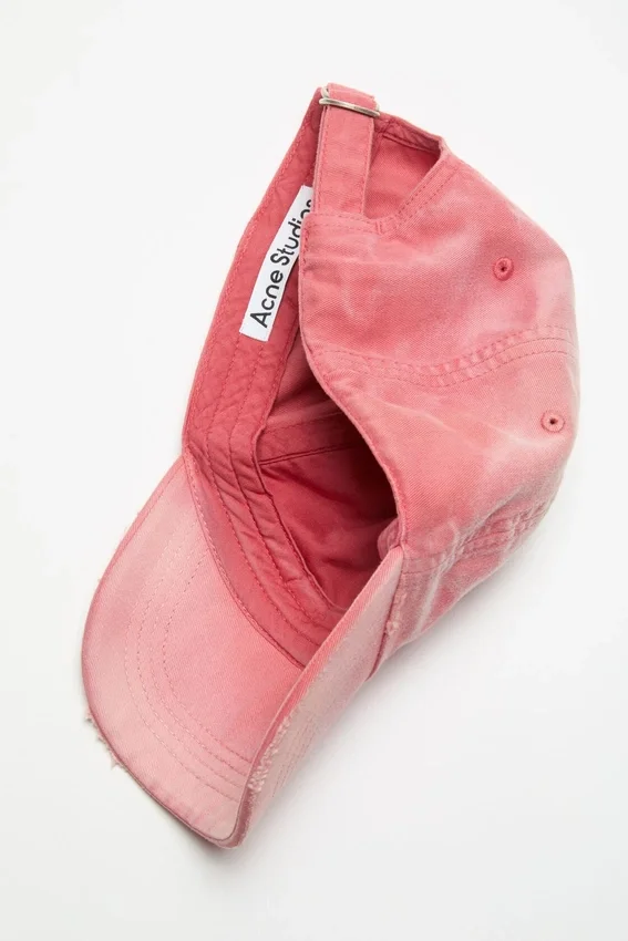 Sprayed logo cap