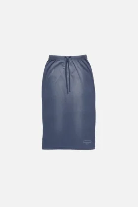 Sprayed logo skirt