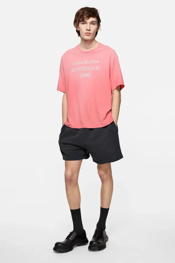 Sprayed logo t-shirt