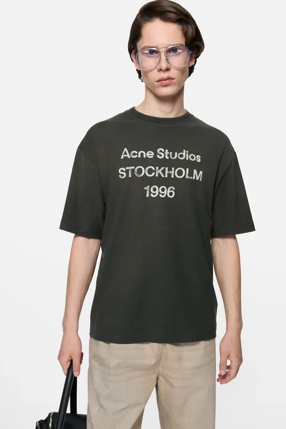 Sprayed logo t-shirt