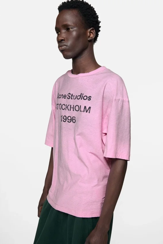 Sprayed logo t-shirt