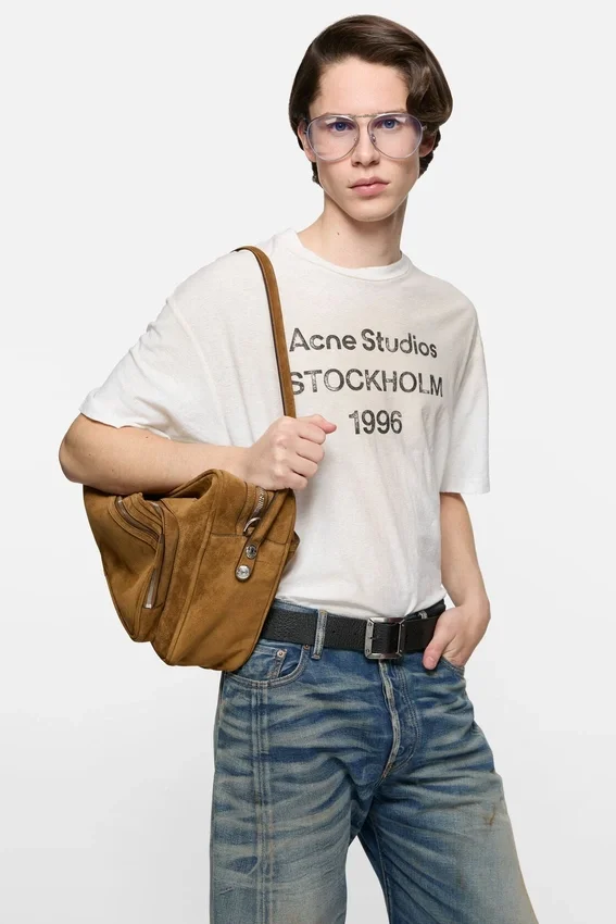 Sprayed logo t-shirt