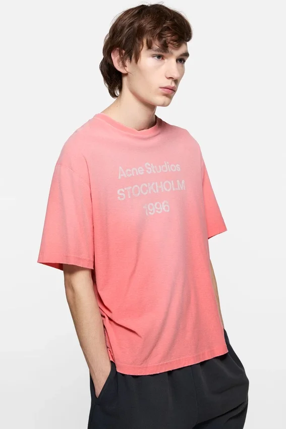 Sprayed logo t-shirt
