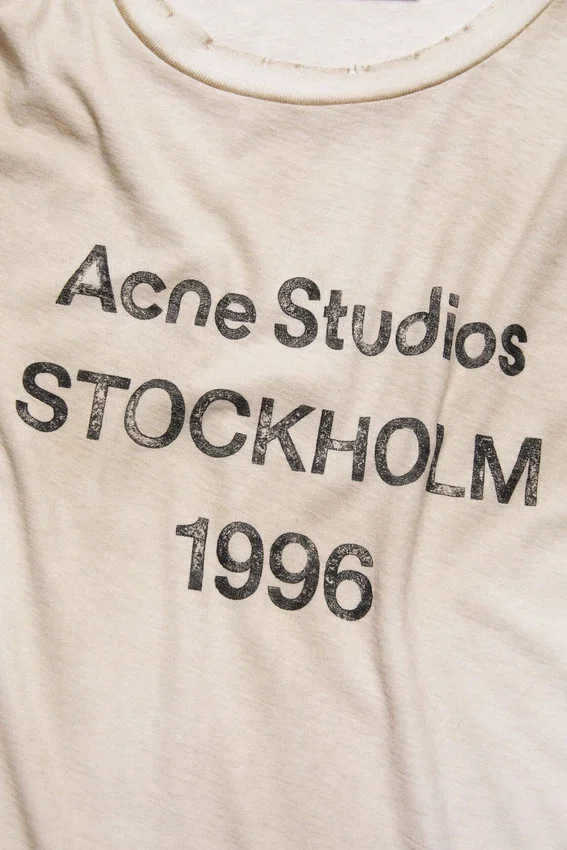 Sprayed logo t-shirt