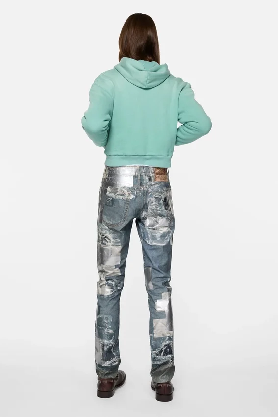 Sprayed zip hoodie