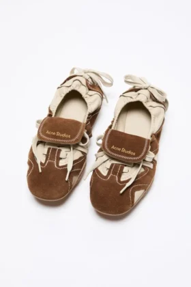 Suede lace-up shoes