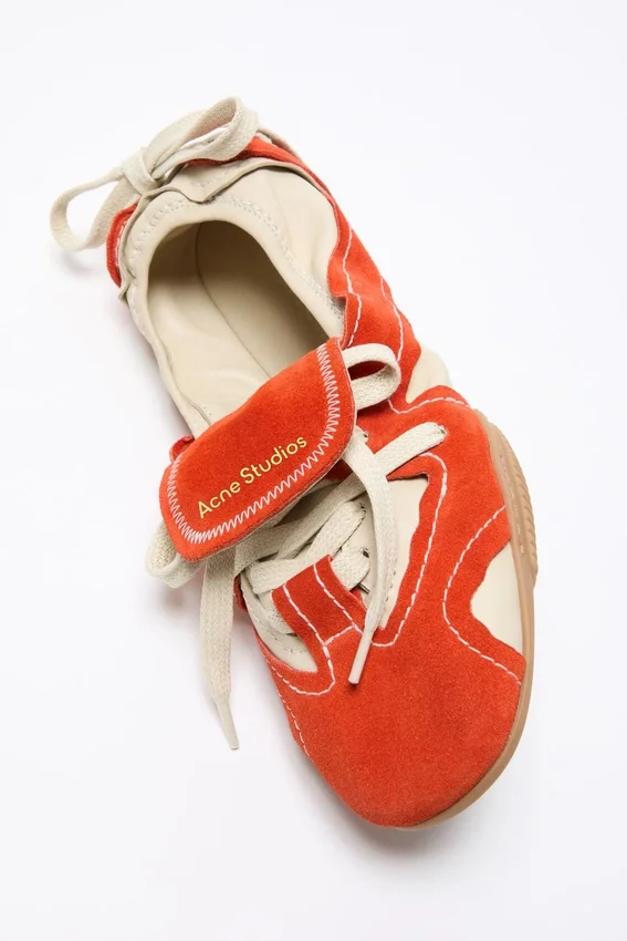 Suede lace-up shoes