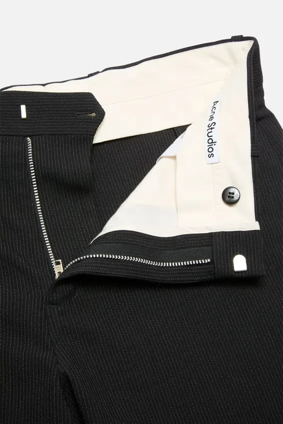 Tailored wool shorts