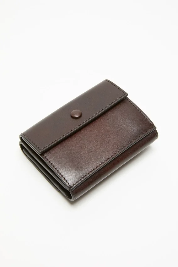 Trifold leather wallet