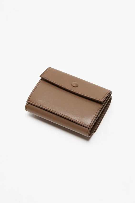 Trifold leather wallet