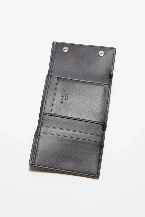 Trifold leather wallet
