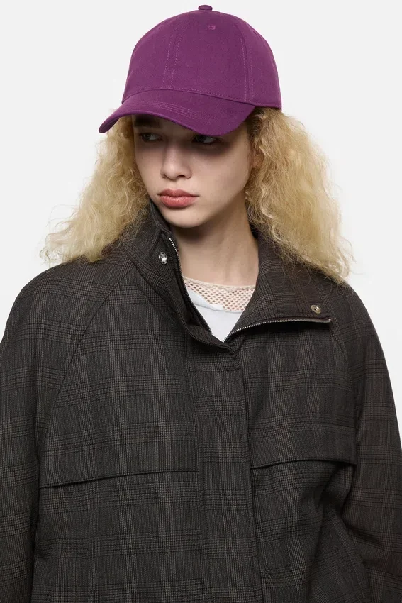 Twill logo cap
