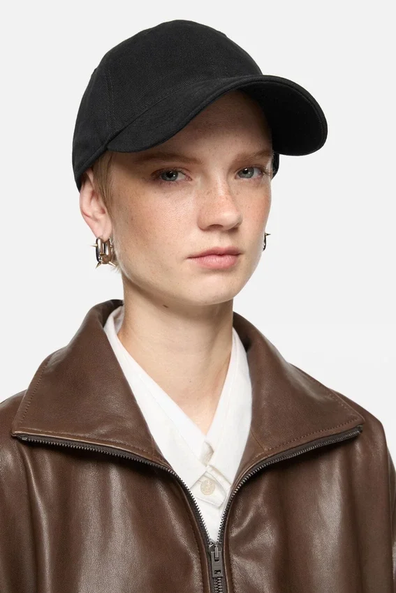 Twill logo cap