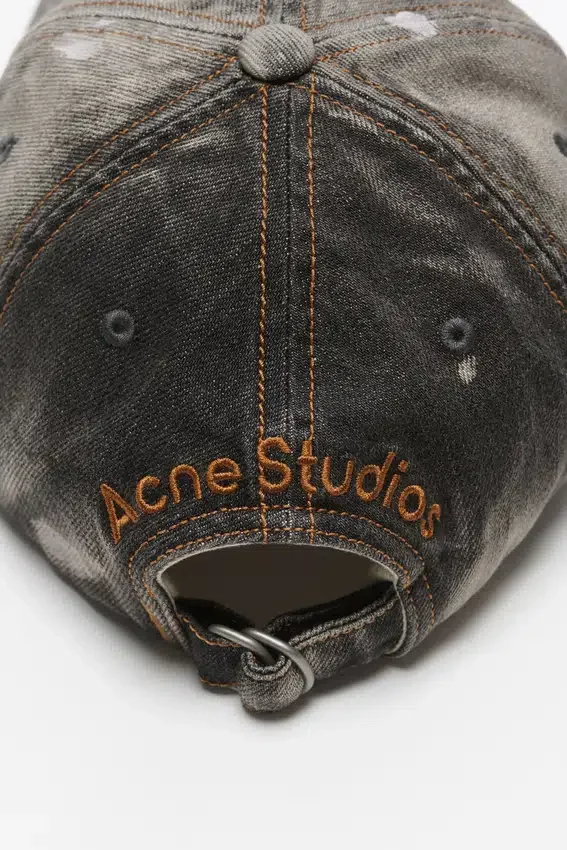 Washed denim cap