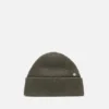 Wool beanie with rivet