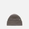 Wool beanie with rivet