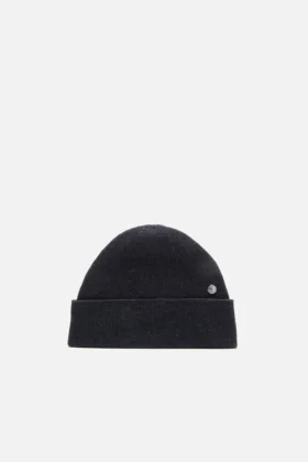 Wool beanie with rivet