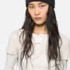Wool beanie with rivet