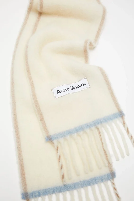 Wool fringe scarf
