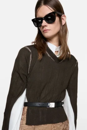Wrinkled v-neck sweater