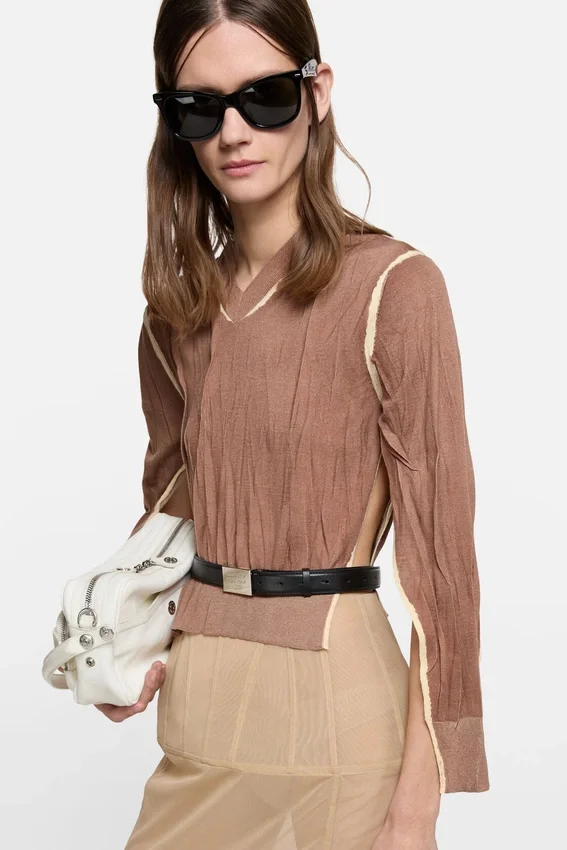 Wrinkled v-neck sweater