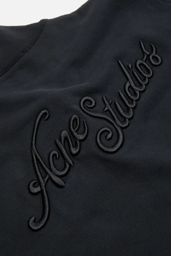 Zip-up sweatshirt